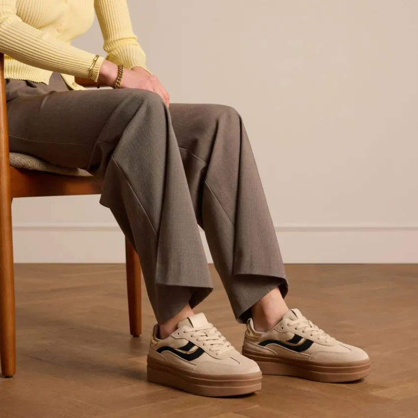 Manfield Beige leren sneakers met suède details^DAMES Sneakers