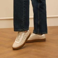 Manfield Beige leren sneakers met kanten details^DAMES Sneakers