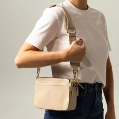 Manfield Beige schoudertas met bijpassende bagstrap^ Schoudertassen
