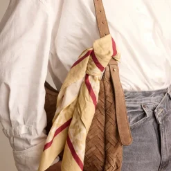 Manfield Beige sjaaltje met M details^ Sjaals