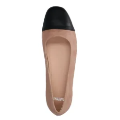 Manfield Beige suède ballerina's met zwarte neus^DAMES Loafers