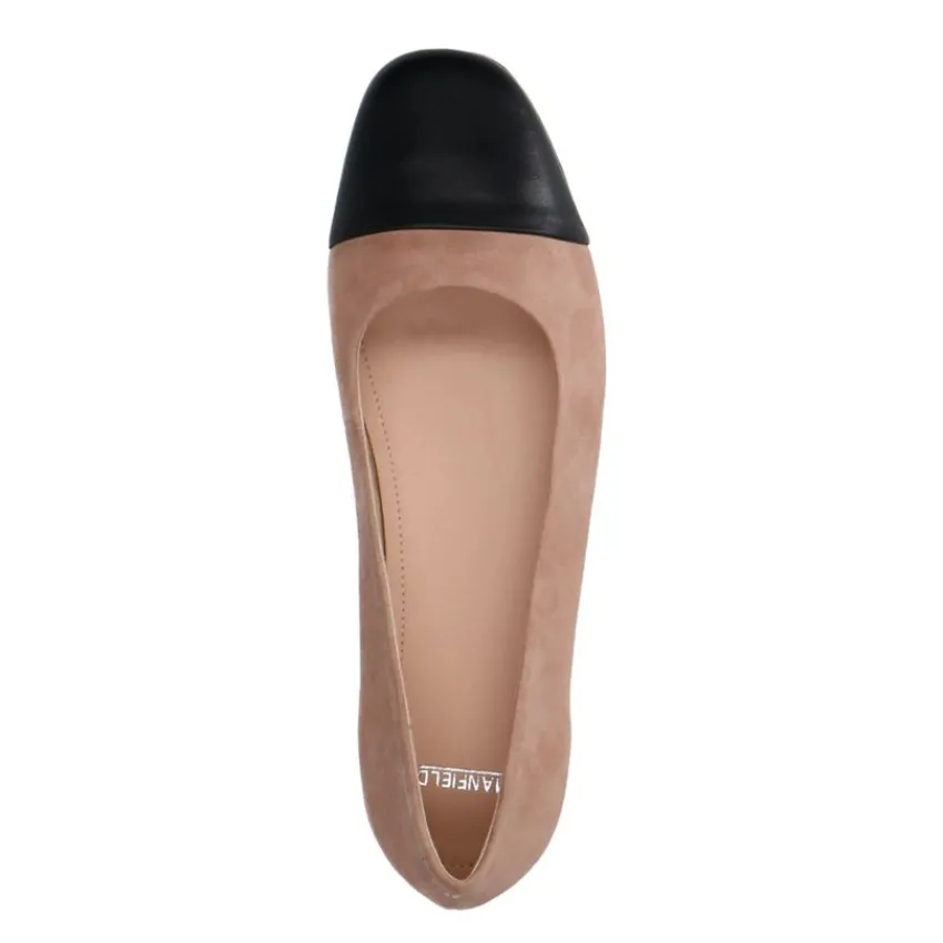Manfield Beige suède ballerina's met zwarte neus^DAMES Loafers