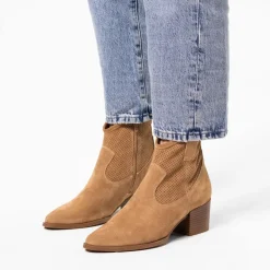 Manfield Beige suède enkellaarsjes^DAMES Enkellaarsjes