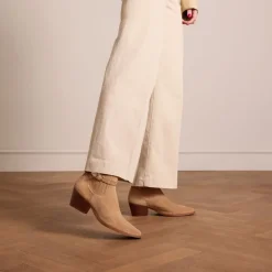 Manfield Beige suède enkellaarsjes met hak^DAMES Enkellaarsjes