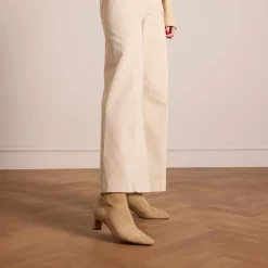 Manfield Beige suède enkellaarsjes met hak^DAMES Enkellaarsjes