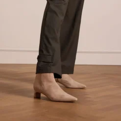 Manfield Beige suède enkellaarsjes met hak^DAMES Enkellaarsjes