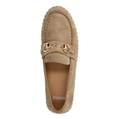 Manfield Beige suède loafer met goudkleurig detail^DAMES Loafers
