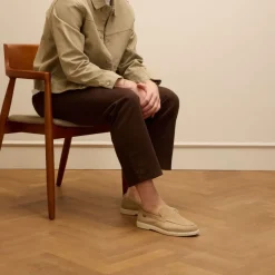 Manfield Beige suède loafers^Heren Loafers