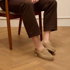 Manfield Beige suède loafers^Heren Loafers