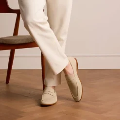Manfield Beige suède loafers^Heren Loafers