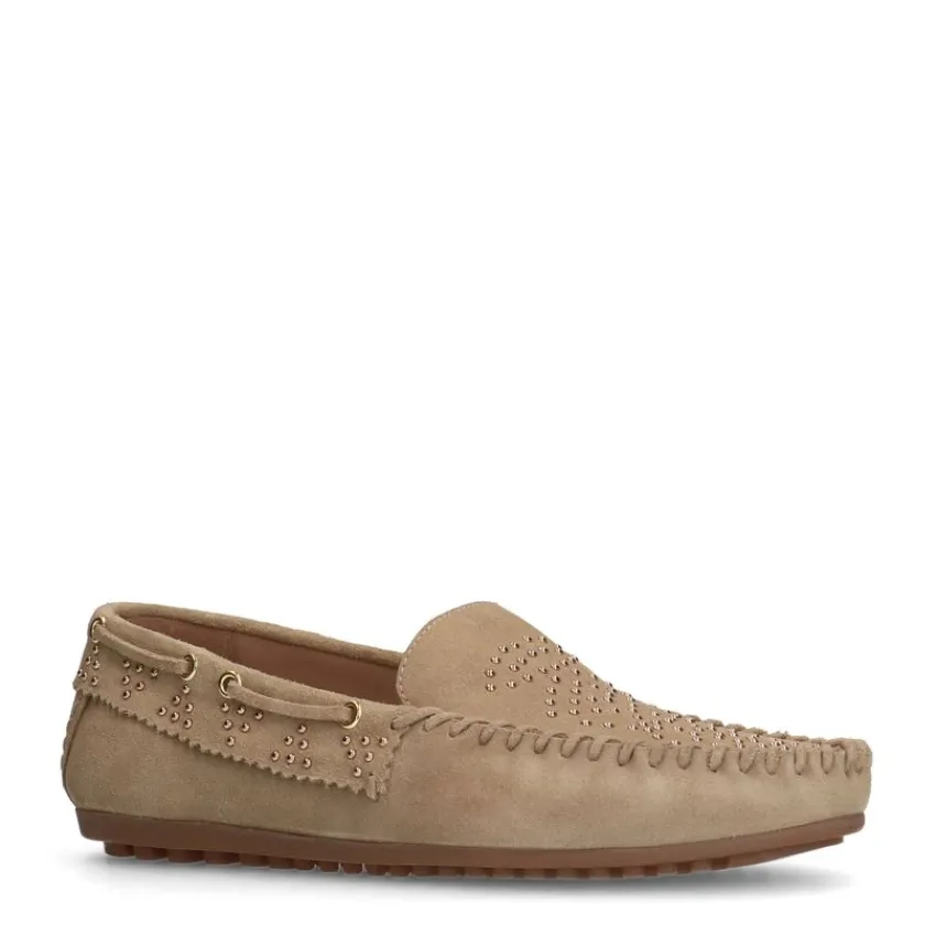 Manfield Beige suède loafers met goudkleurige studs^DAMES Loafers