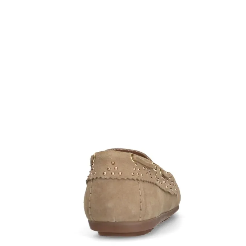 Manfield Beige suède loafers met goudkleurige studs^DAMES Loafers