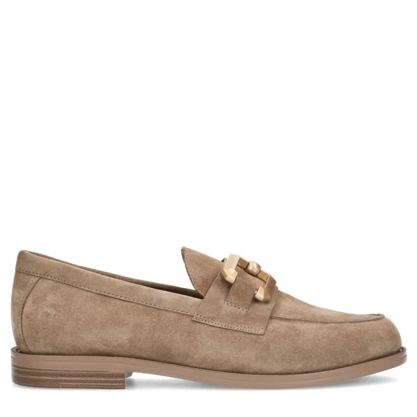 Manfield Beige suède loafers met vierkanten chain^DAMES Loafers