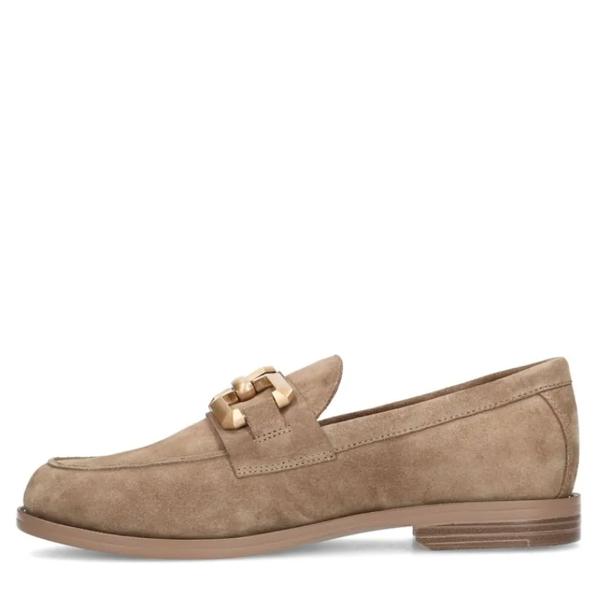 Manfield Beige suède loafers met vierkanten chain^DAMES Loafers