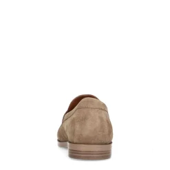 Manfield Beige suède loafers met vierkanten chain^DAMES Loafers