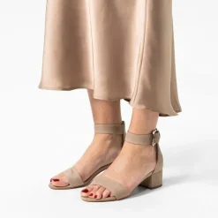 Manfield Beige suède pumps met enkelbandje^DAMES Sandalen