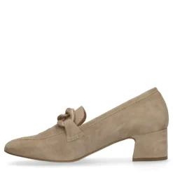 Manfield Beige suède pumps met ketting^DAMES Pumps