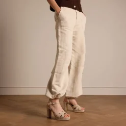 Manfield Beige suède sandalen met hak^DAMES Sandalen