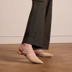Manfield Beige suède slingbacks met dubbele bandjes^DAMES Pumps|Slingbacks