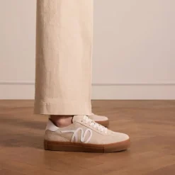 Manfield Beige suède sneakers^DAMES Sneakers