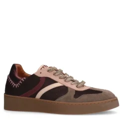 Manfield Bordeaux rode suède sneakers met details^DAMES Sneakers