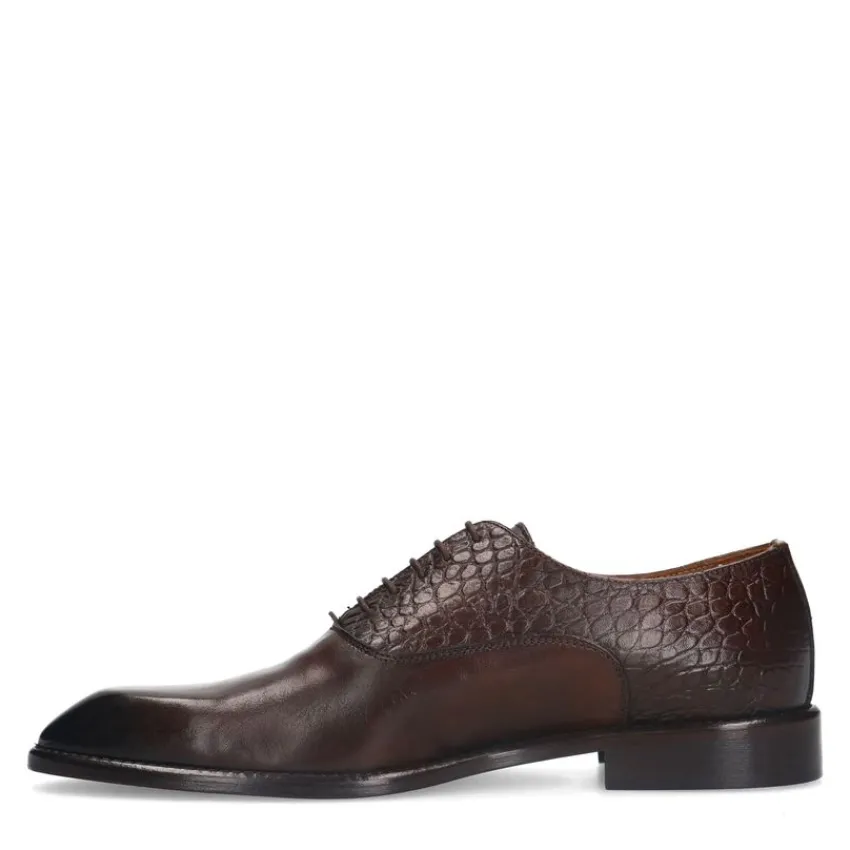 Manfield Bruine leren veterschoenen met croco details^Heren Veterschoenen