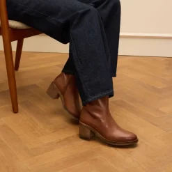 Manfield Cognac leren enkellaarsjes met hak^DAMES Enkellaarsjes