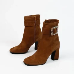 Manfield Cognac suède enkellaarsjes met gesp^DAMES Enkellaarsjes