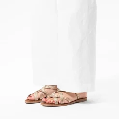 Manfield Gevlochten gouden sandalen^DAMES Sandalen