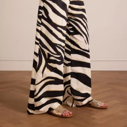 Manfield Gouden leren gevlochten slippers^DAMES Slippers