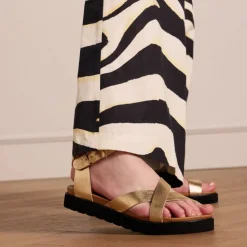 Manfield Gouden leren sandalen met plateauzool^DAMES Sandalen