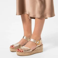 Manfield Gouden leren sleehakken^DAMES Espadrilles|Sandalen