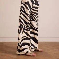 Manfield Goudkleurige leren slippers^DAMES Slippers