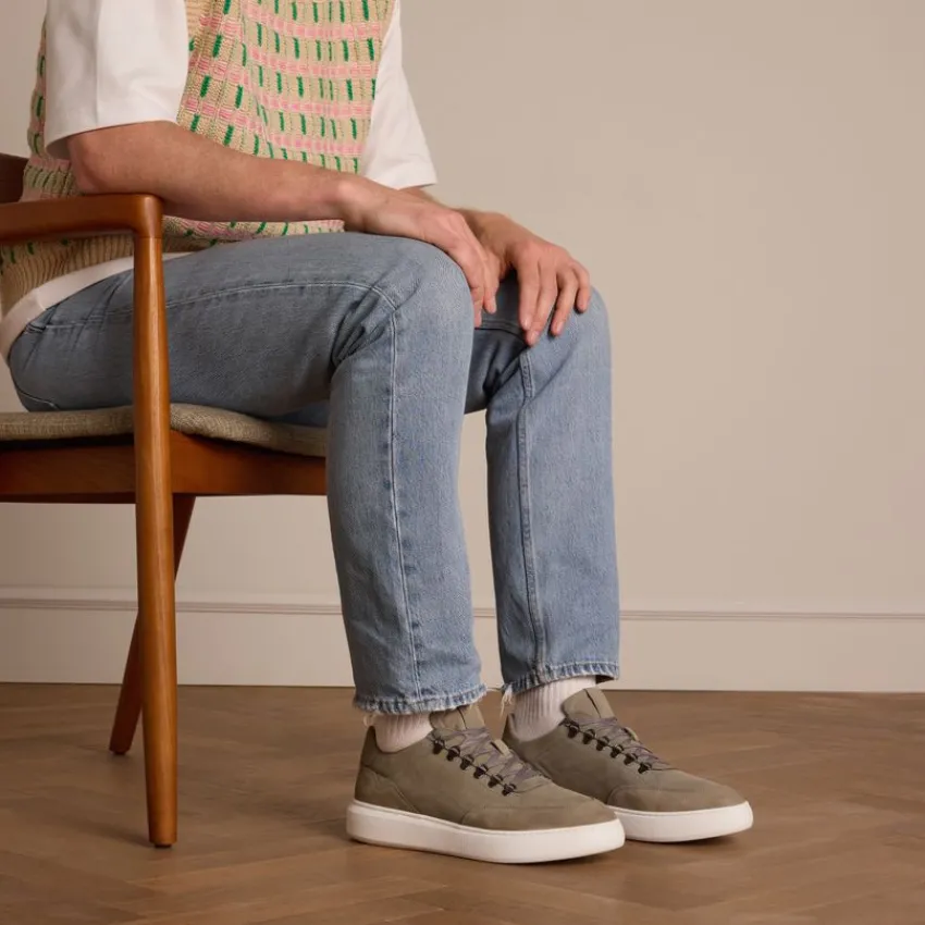 Manfield Grijze nubuck sneakers^Heren Sneakers