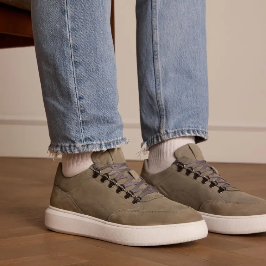 Manfield Grijze nubuck sneakers^Heren Sneakers