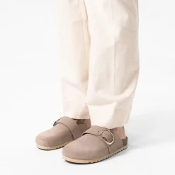 Manfield Grijze suède muiltjes met gesp^DAMES Slippers