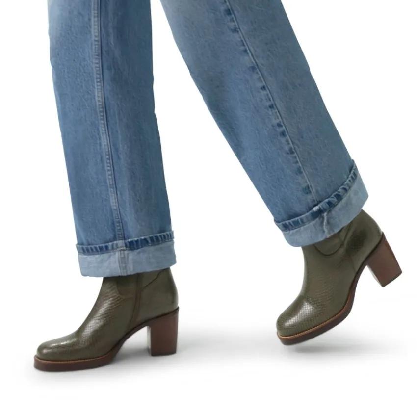 Manfield Groene leren enkellaarsjes met crocoprint^DAMES Enkellaarsjes