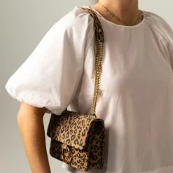 Manfield Leopard suède schoudertas^ Schoudertassen