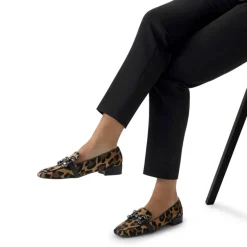 Manfield Suède leopard loafers met chain^DAMES Loafers