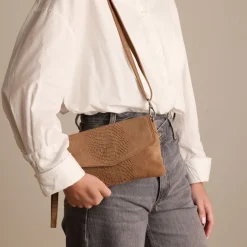 Manfield Taupe suède clutch^ Clutches