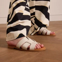 Manfield Witte gevlochten leren slippers^DAMES Slippers