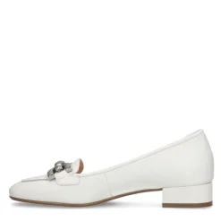 Manfield Witte leren loafers met zilverkleurige chain^DAMES Loafers