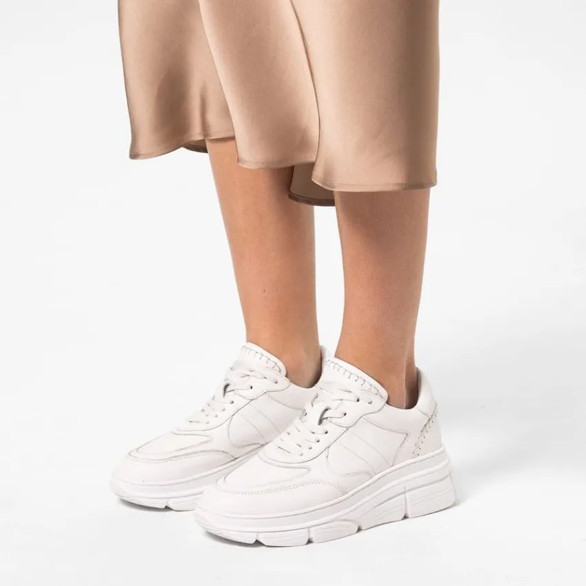 Manfield Witte leren sneakers^DAMES Sneakers