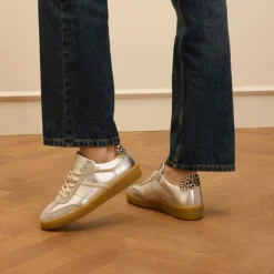 Manfield Zilveren leren sneakers met leopard details^DAMES Sneakers