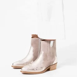 Manfield Zilveren suède metallic cowboy laarzen^DAMES Enkellaarsjes