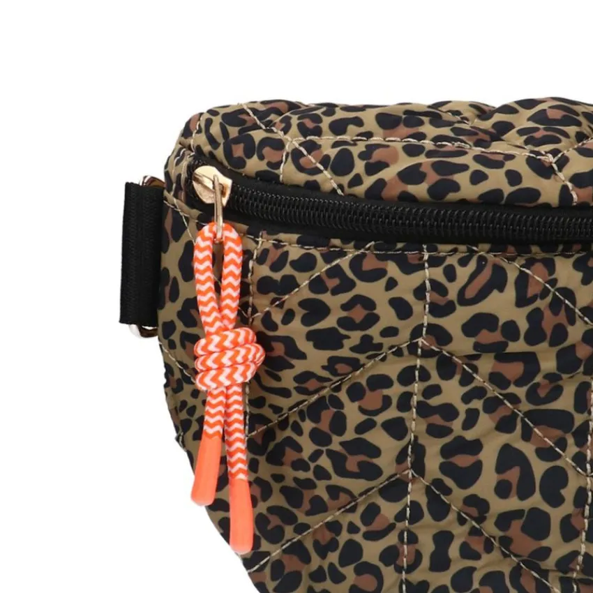 Manfield Zwarte bum bag met leopard print^ Heuptassen
