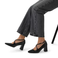 Manfield Zwarte lakleren pumps met gespsluiting^DAMES Pumps