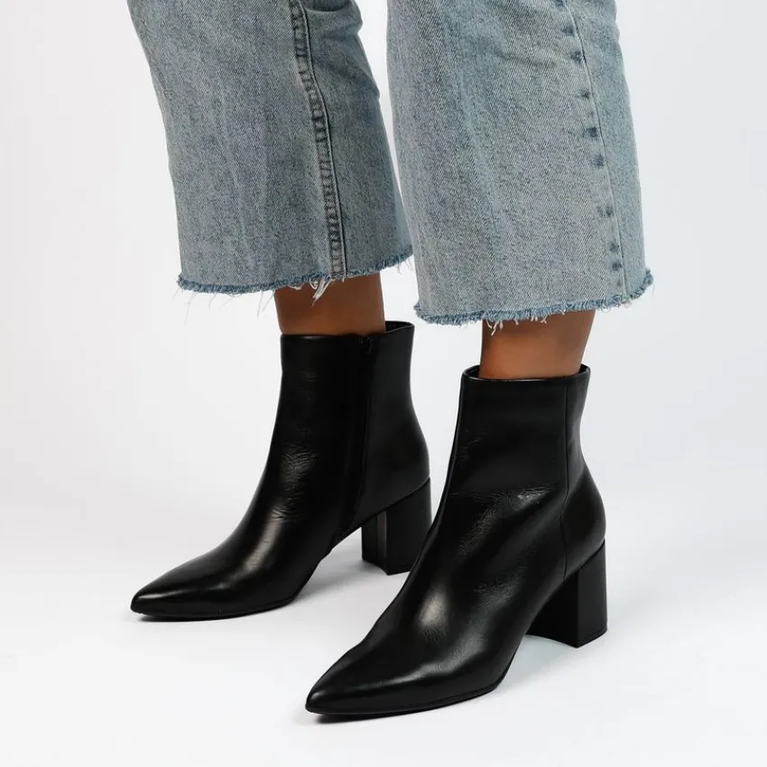 Manfield Zwarte leren enkellaarsjes met hak^DAMES Enkellaarsjes