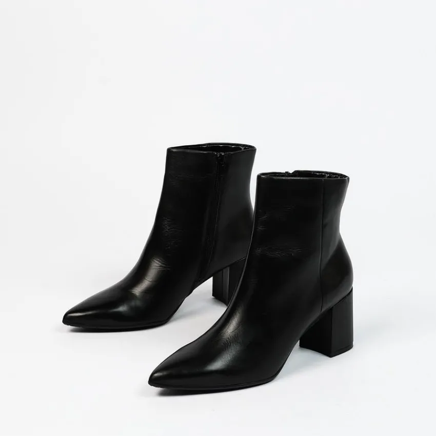 Manfield Zwarte leren enkellaarsjes met hak^DAMES Enkellaarsjes