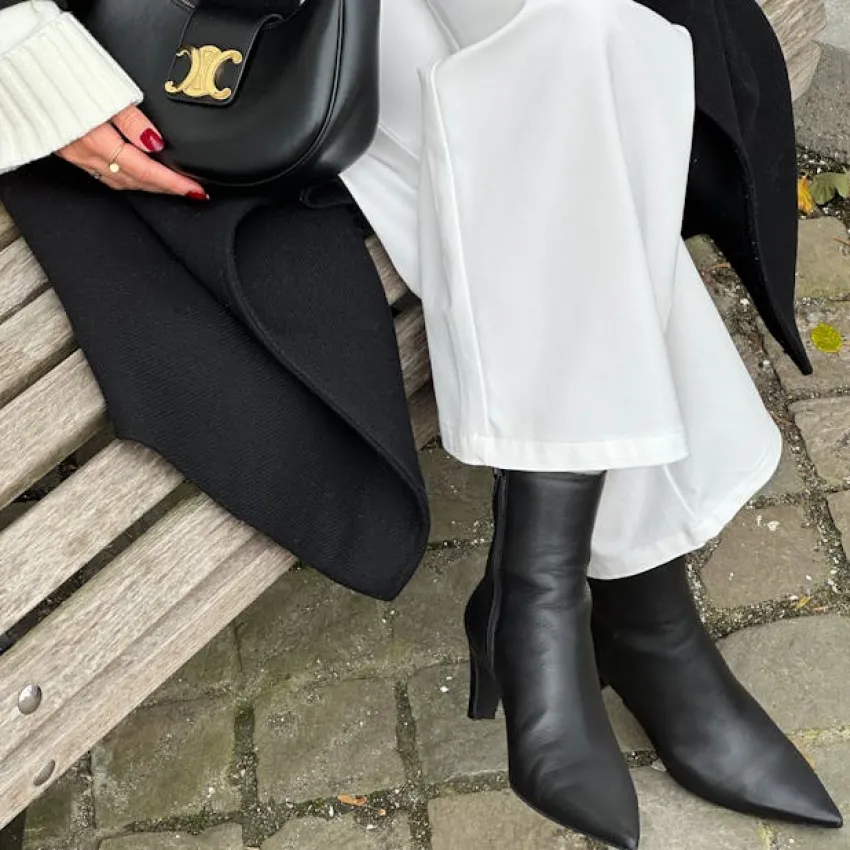 Manfield Zwarte leren enkellaarsjes met hak^DAMES Enkellaarsjes